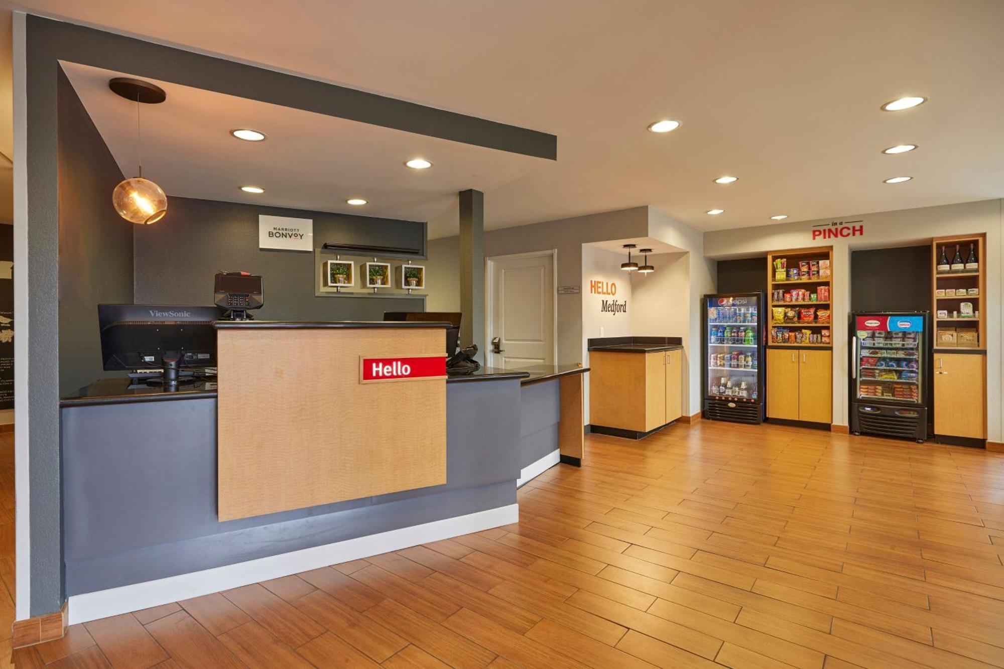 Towneplace Suites Medford Exterior photo